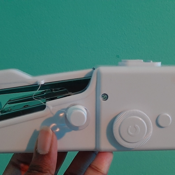 Hand sewing machine - Picture 3 of 6